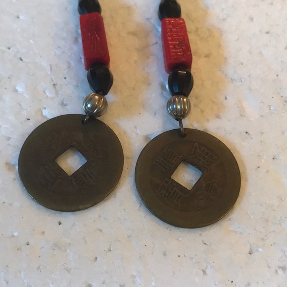 Vintage Asian coin and engraved beads earring - Picture 3 of 6